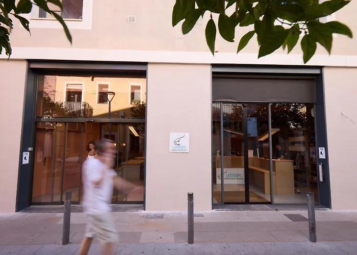 Latroupe Poblenou Beach Barcelone